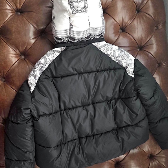 New Authentic Versace Medusa Down Puffer Jacket US 8, UK 12, 40 France 1012541 - Picture 12 of 15